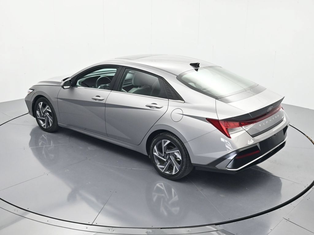 Used 2025 Hyundai Elantra Limited FWD image 37