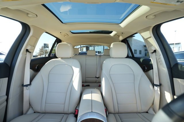 Used 2022 Mercedes-Benz GLC 300 4MATIC w/ Multimedia Package Lite image 33