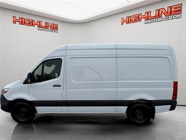 Used 2021 Mercedes-Benz Sprinter 1500 image 9