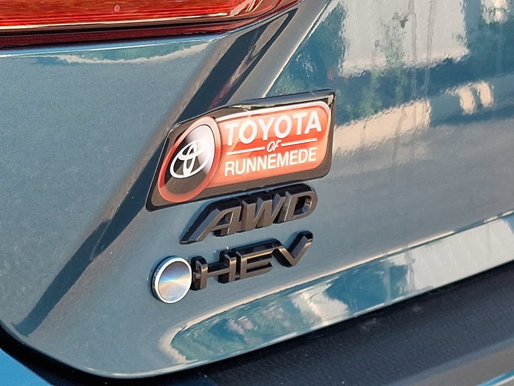 Certified 2025 Toyota Camry XSE w/ Premium Plus Package AWD/4WD image 31
