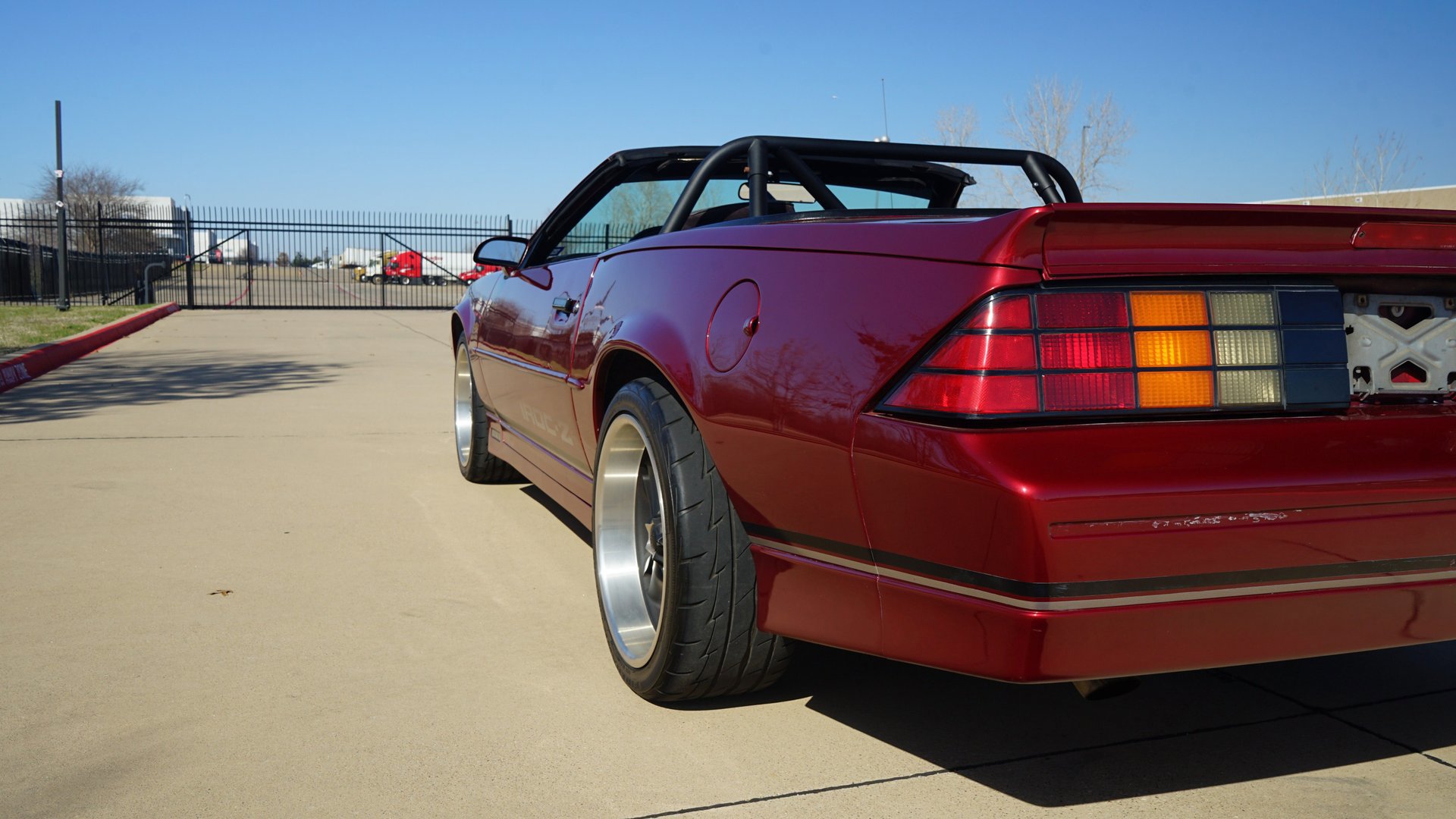 Used 1990 Chevrolet Camaro IROC-Z RWD image 29