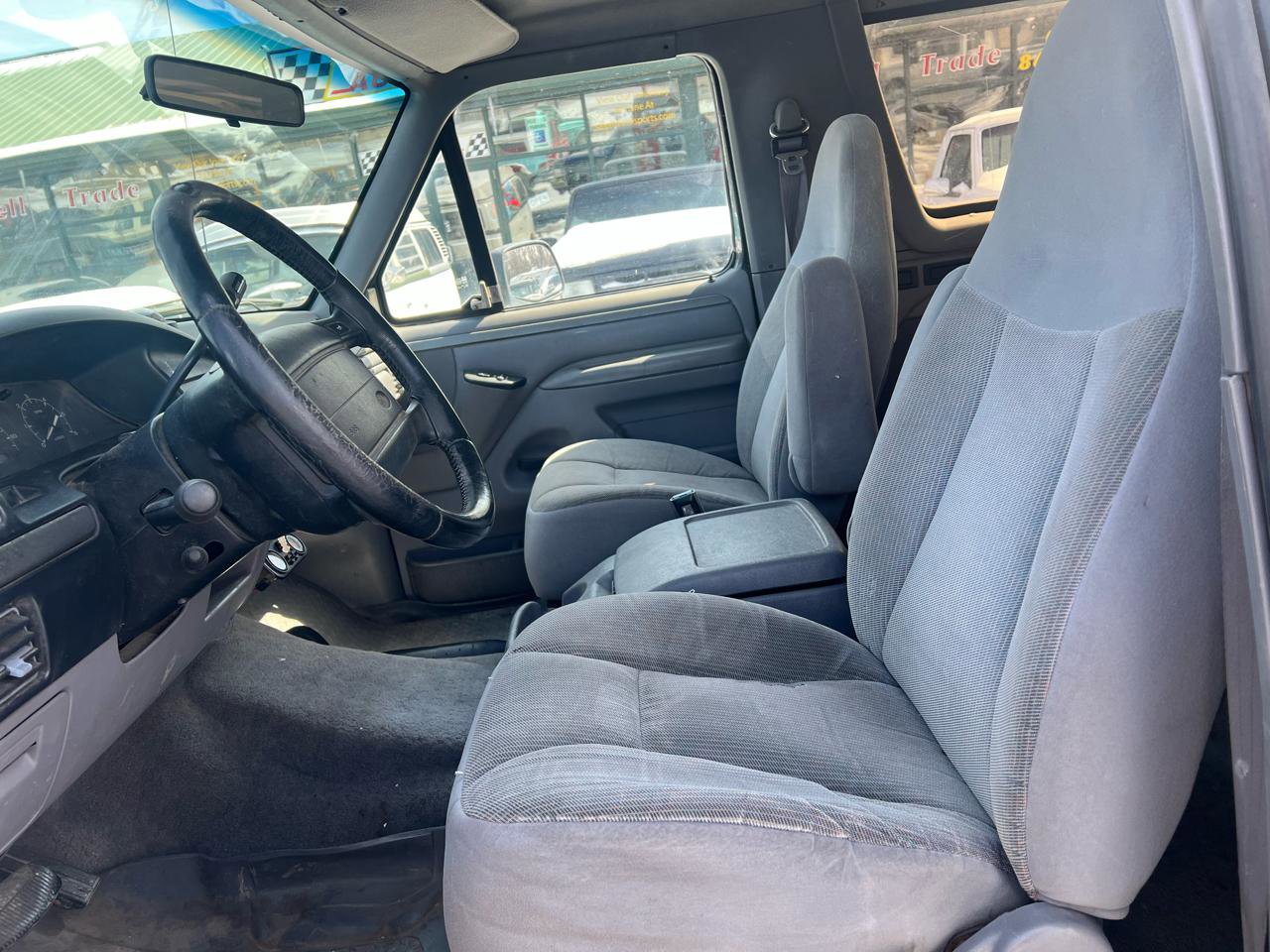 Used 1995 Ford Bronco XLT image 7