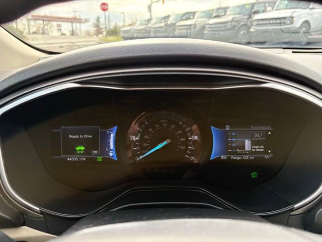 Used 2019 Ford Fusion SE image 18