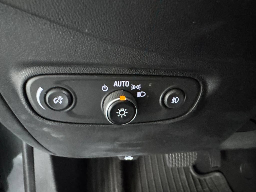 Used 2020 Chevrolet Equinox Premier FWD image 24
