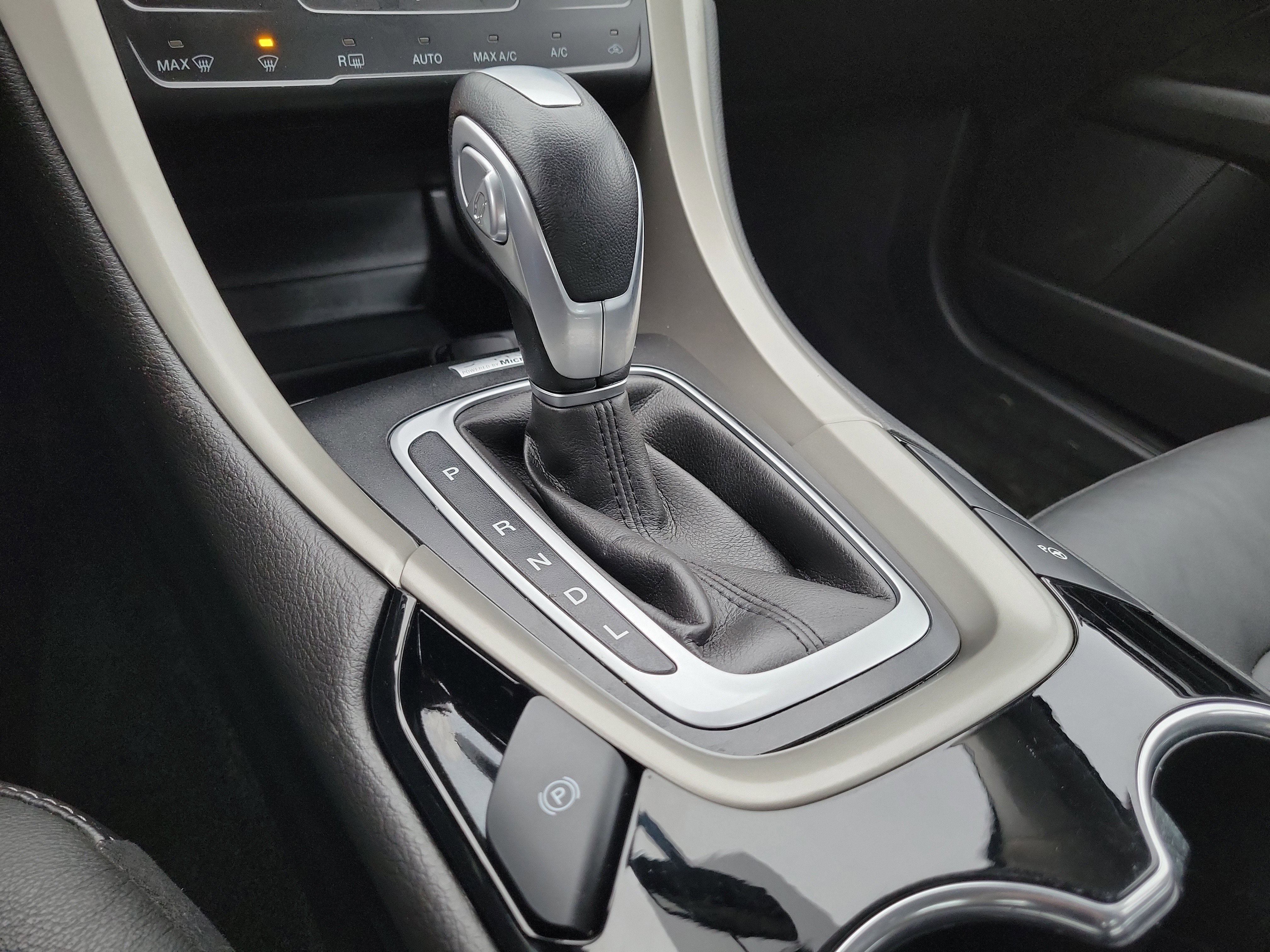 Used 2015 Ford Fusion SE w/ Equipment Group 502A image 32