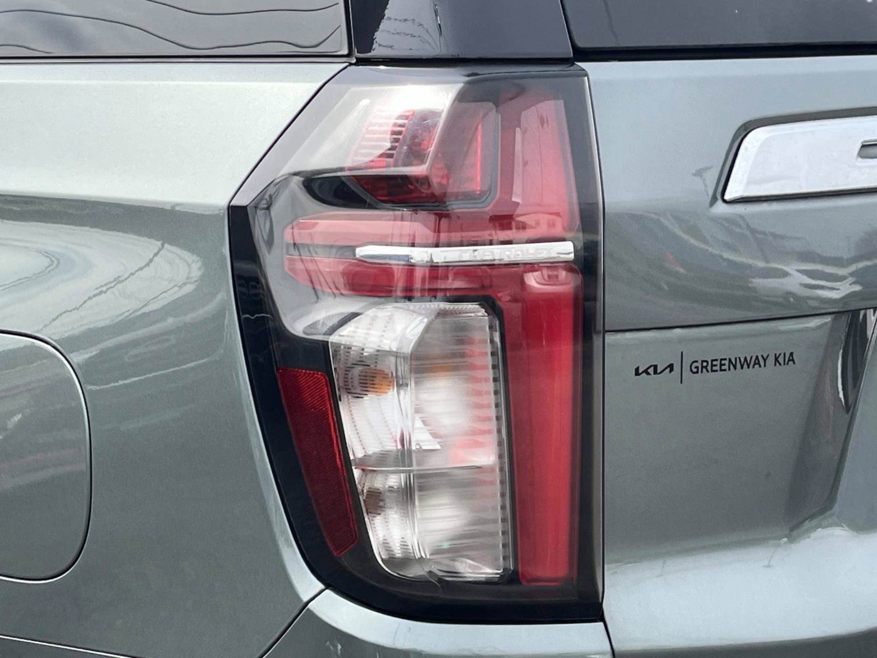 Used 2023 Chevrolet Suburban Premier AWD/4WD image 10