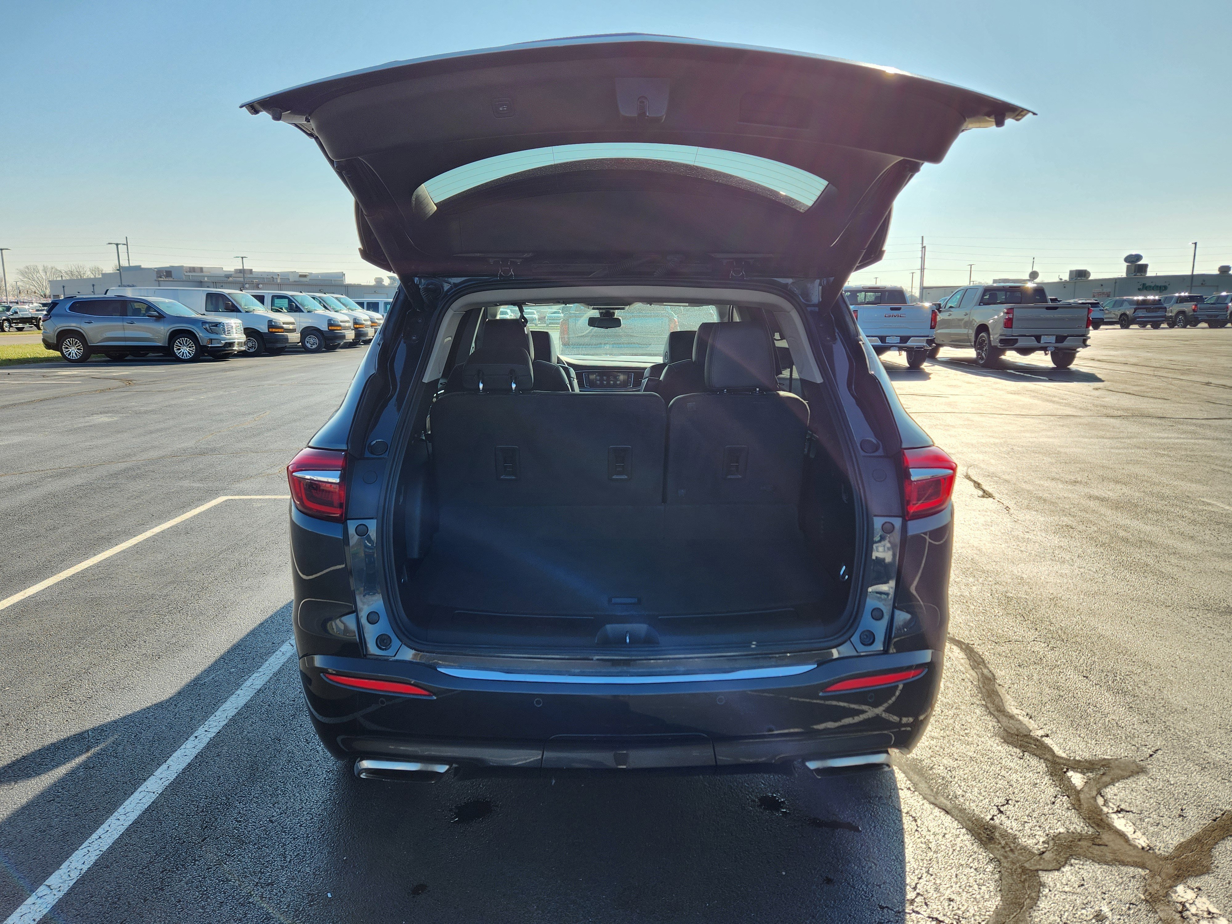 Used 2019 Buick Enclave Avenir w/ Avenir Technology Package FWD image 10