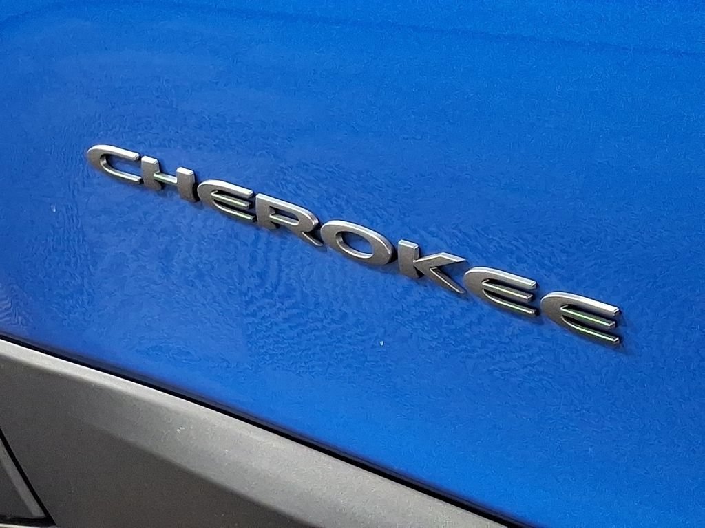 Used 2019 Jeep Cherokee Trailhawk w/ Cold Weather Group AWD/4WD image 30
