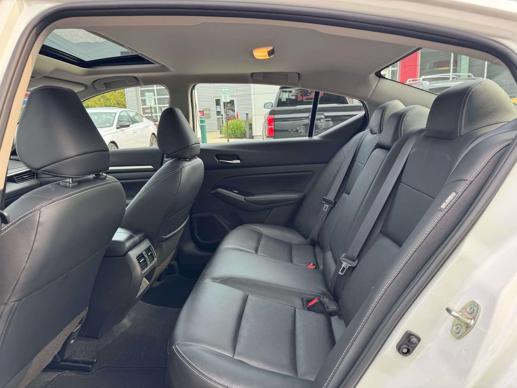 Certified 2025 Nissan Altima 2.5 SL FWD image 12