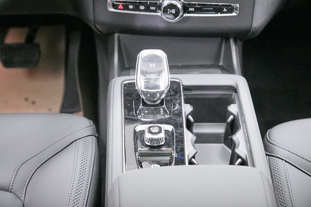 New 2026 Volvo XC90 B6 Core image 28