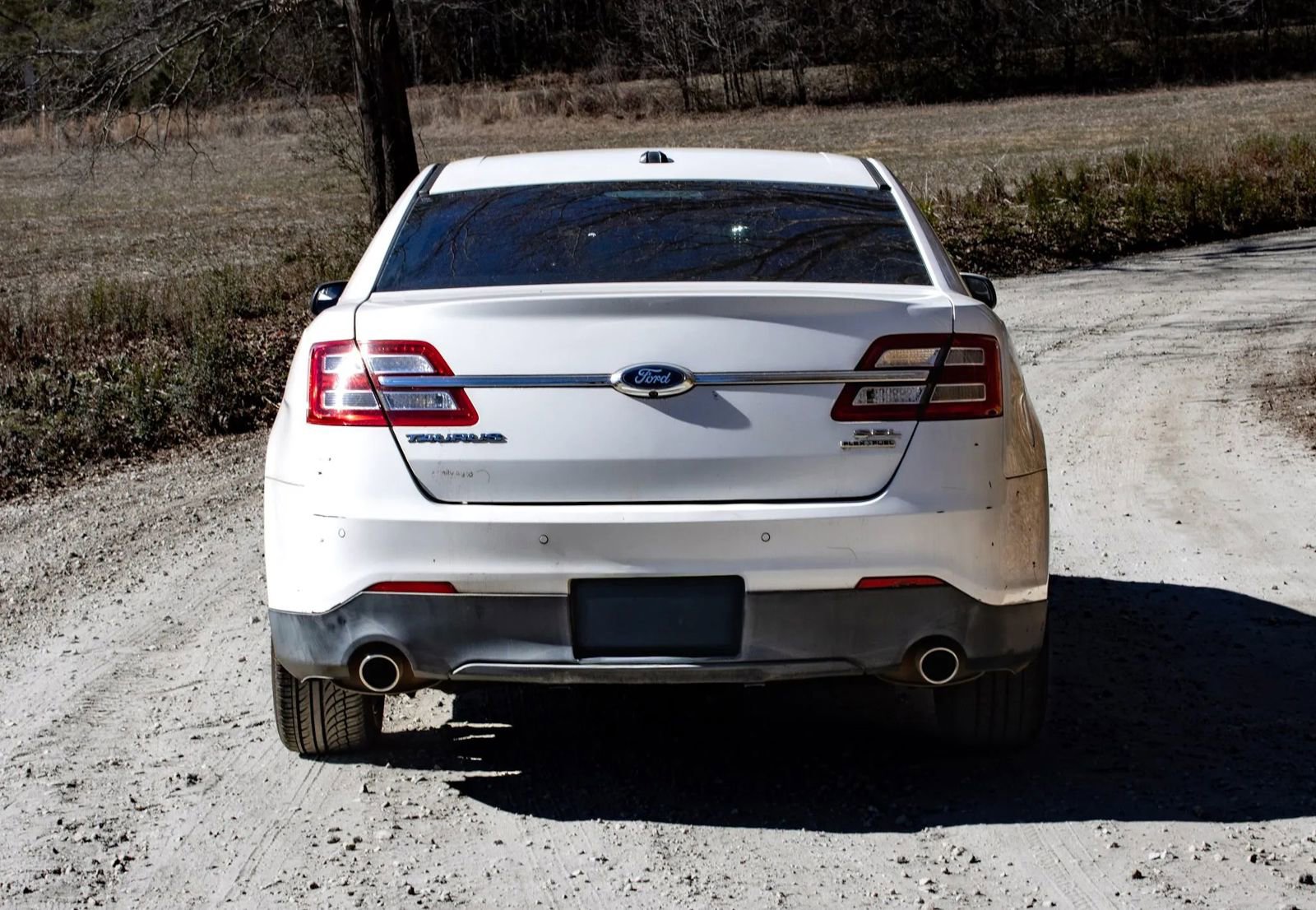 Used 2015 Ford Taurus SEL image 3