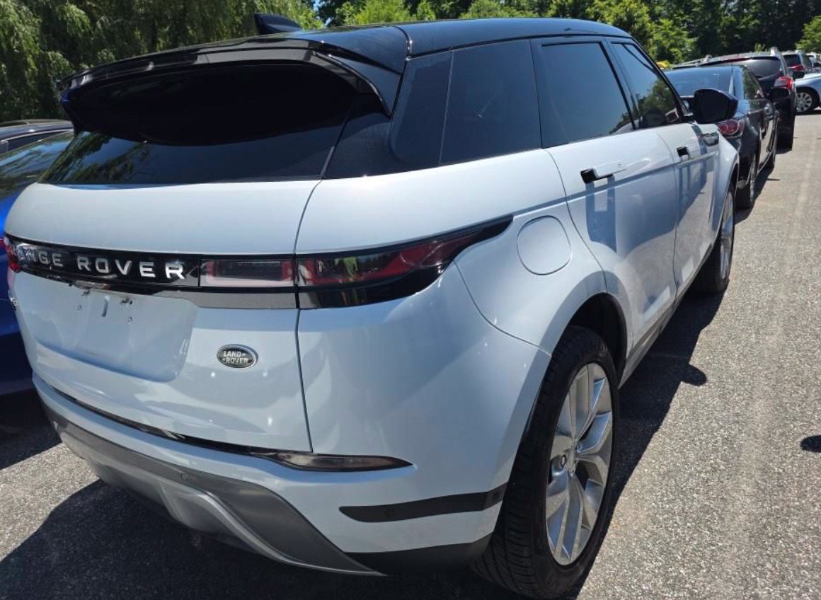 Used 2020 Land Rover Range Rover Evoque SE AWD/4WD image 4