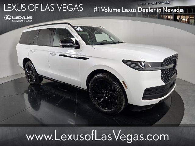 Used 2026 Lincoln Navigator Reserve w/ Jet Appearance Package AWD/4WD image 1