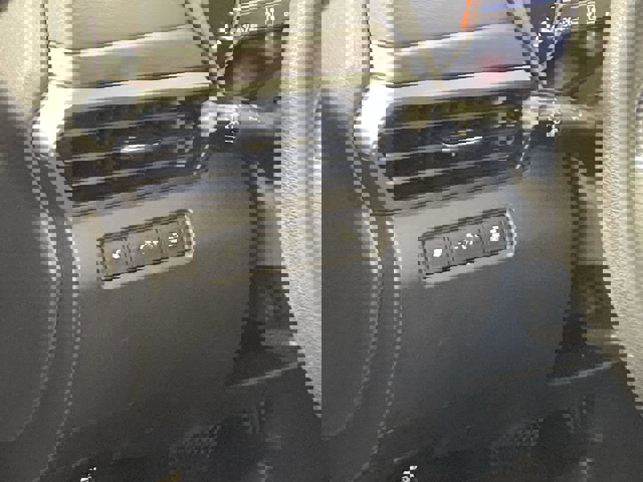 Used 2024 Nissan Altima 2.5 SV image 12