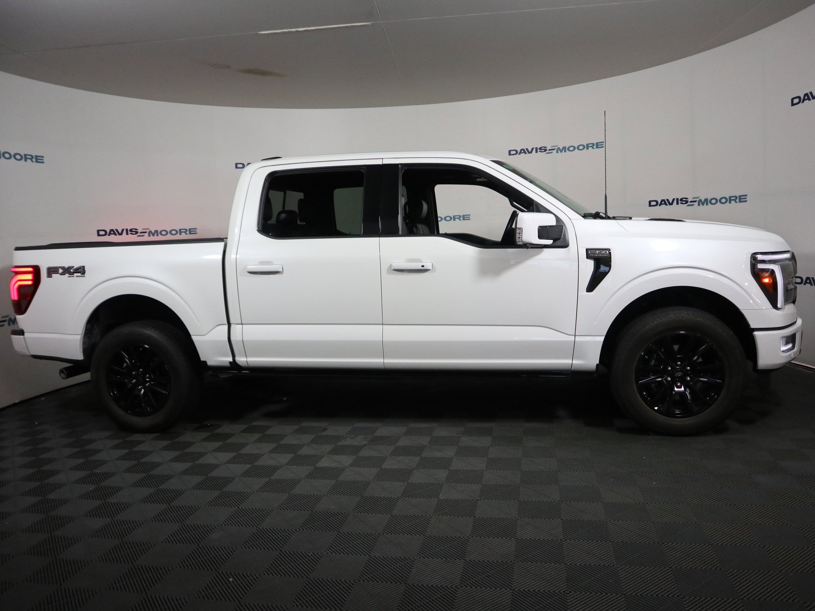 Used 2024 Ford F150 Platinum w/ Equipment Group 702A High AWD/4WD image 4