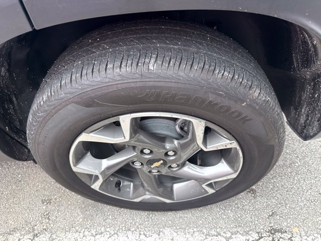 Used 2025 Chevrolet Trax LT FWD image 11