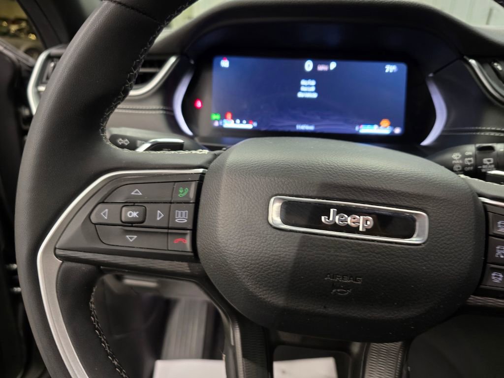 Certified 2024 Jeep Grand Cherokee Laredo w/ Luxury Tech Group I AWD/4WD image 18
