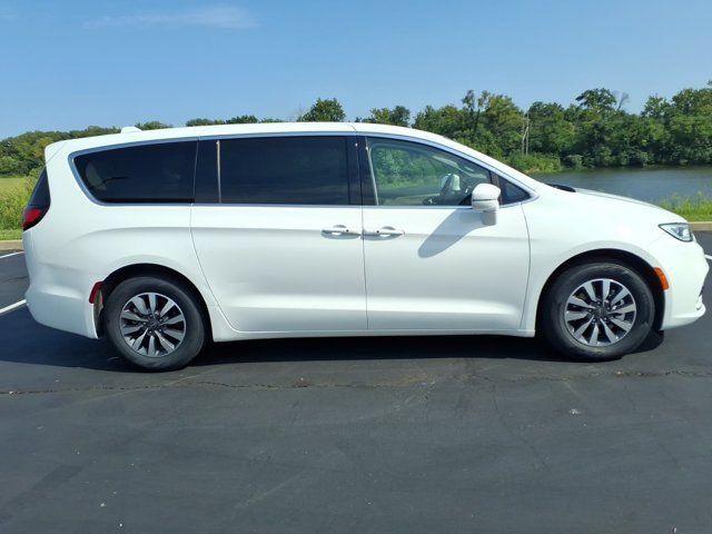 Used 2022 Chrysler Pacifica Touring-L FWD image 29