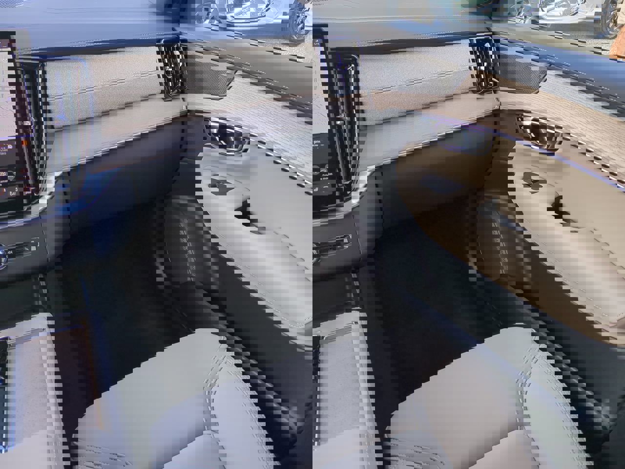 New 2026 Volvo XC90 B6 Plus w/ Protection Package Premier image 15