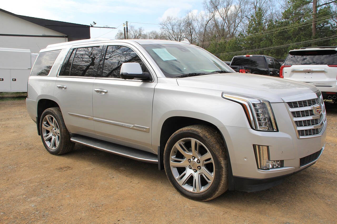 Used 2017 Cadillac Escalade Luxury AWD/4WD image 9