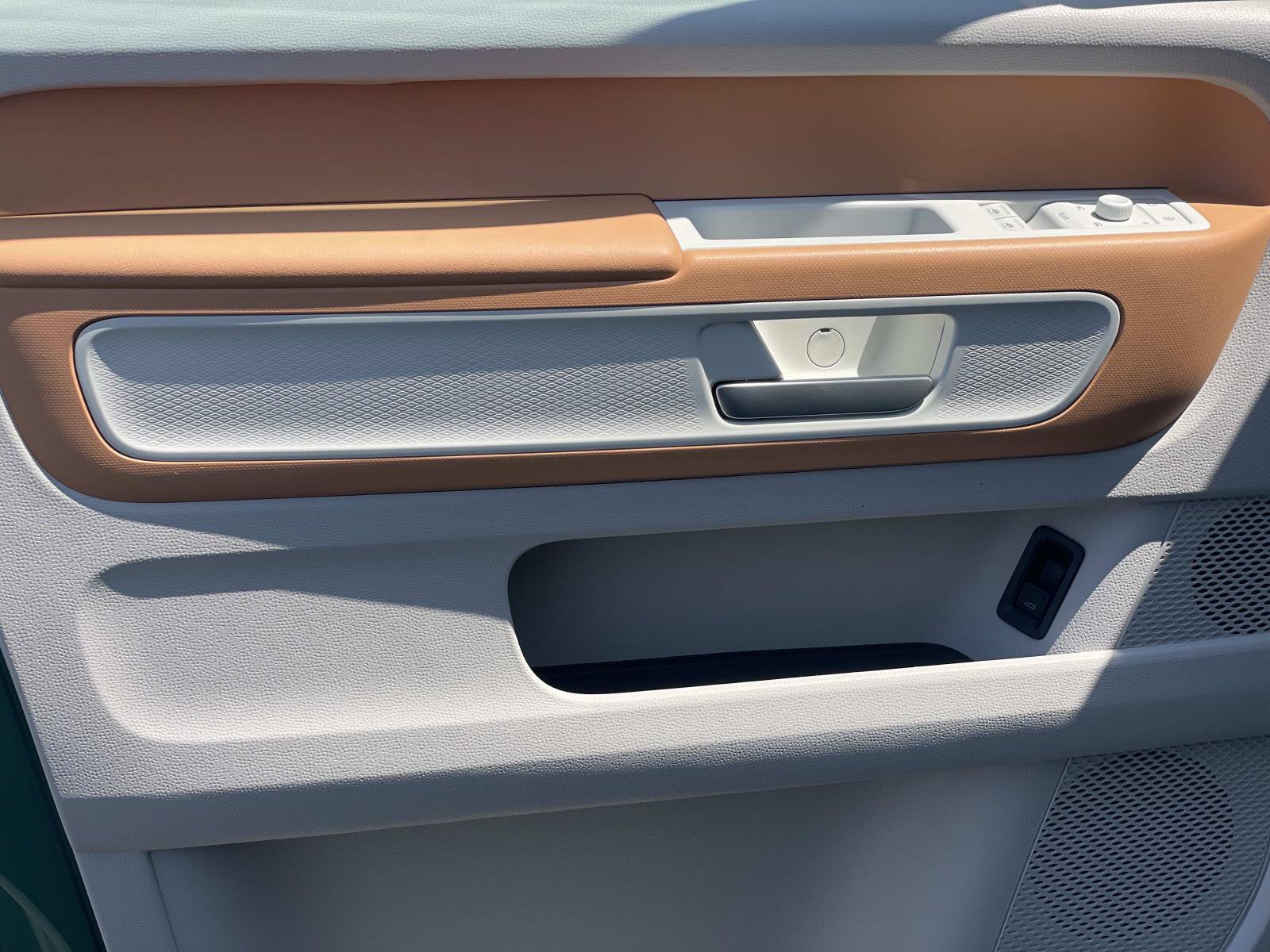 Certified 2025 Volkswagen ID. Buzz 1st Edition RWD image 22