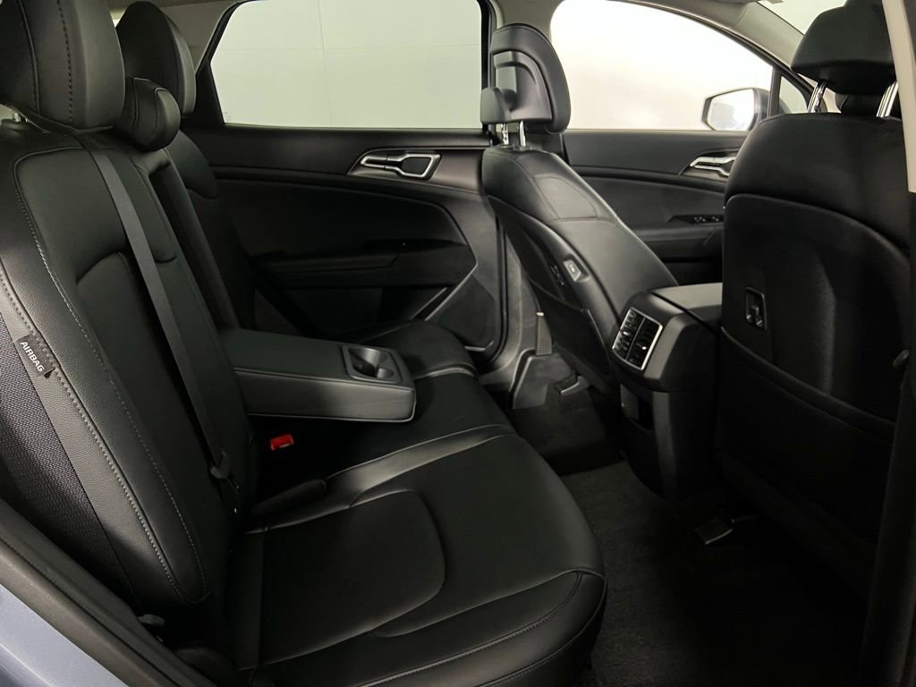 Used 2025 Kia Sportage EX w/ Premium Package image 31