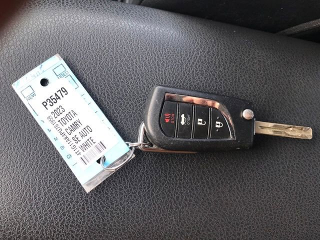 Used 2023 Toyota Camry SE FWD image 16