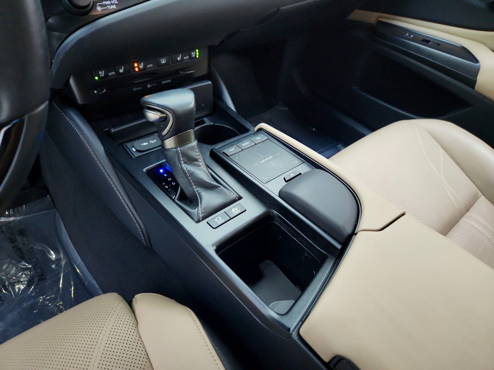 Used 2019 Lexus ES 300h w/ Accessory Package 2 FWD image 22
