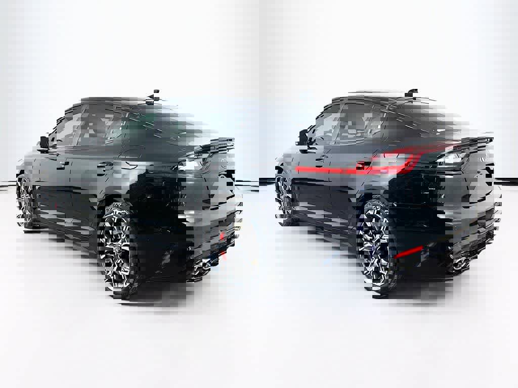 Used 2018 Kia Stinger GT1 image 4