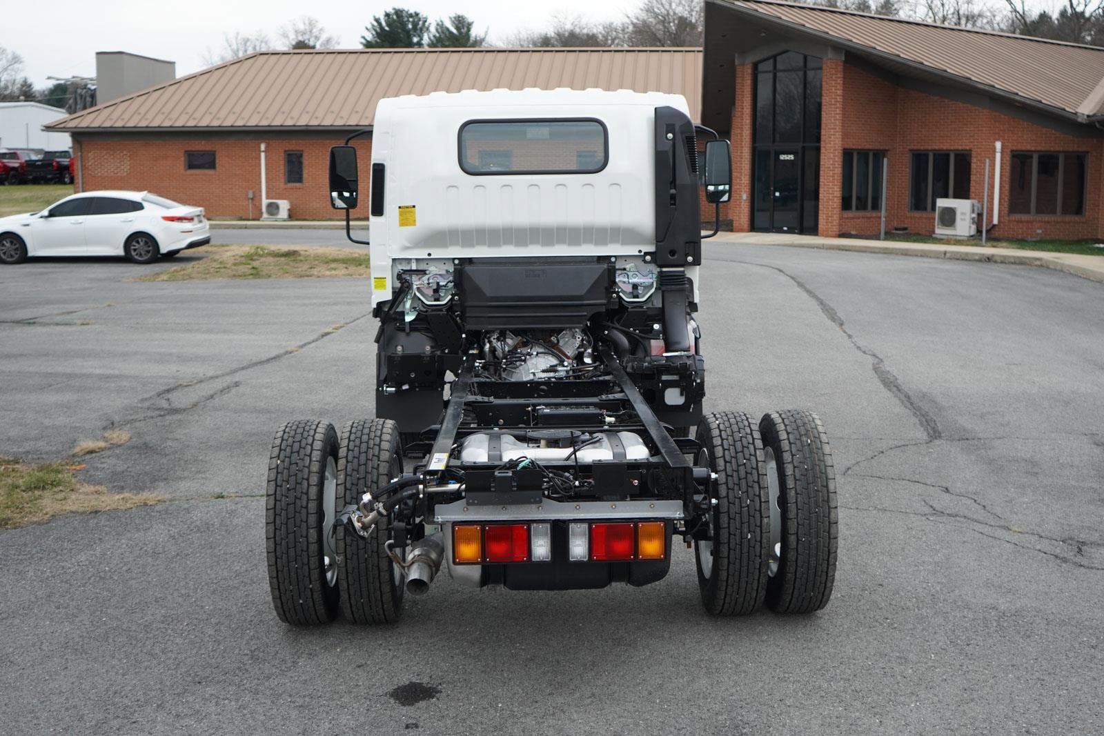 New 2025 Chevrolet Low Cab Forward image 4