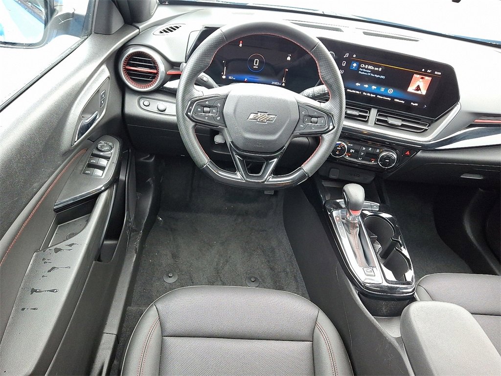 Used 2024 Chevrolet Trax RS w/ Sunroof Package image 14