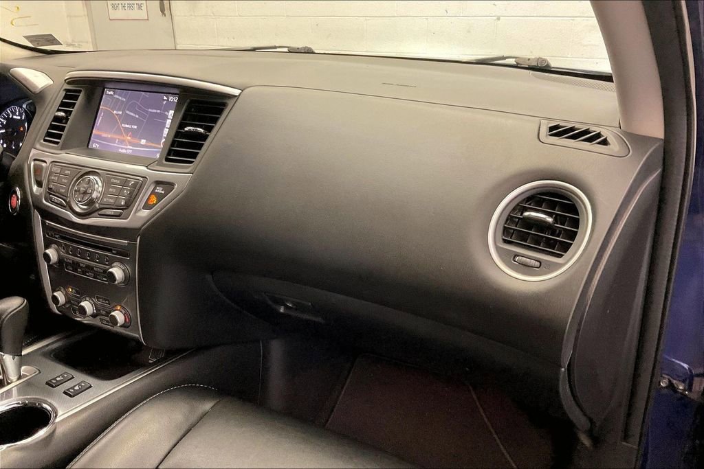 Used 2019 Nissan Pathfinder SL FWD image 15