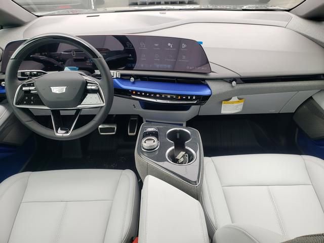 New 2026 Cadillac Optiq Luxury 1 image 13