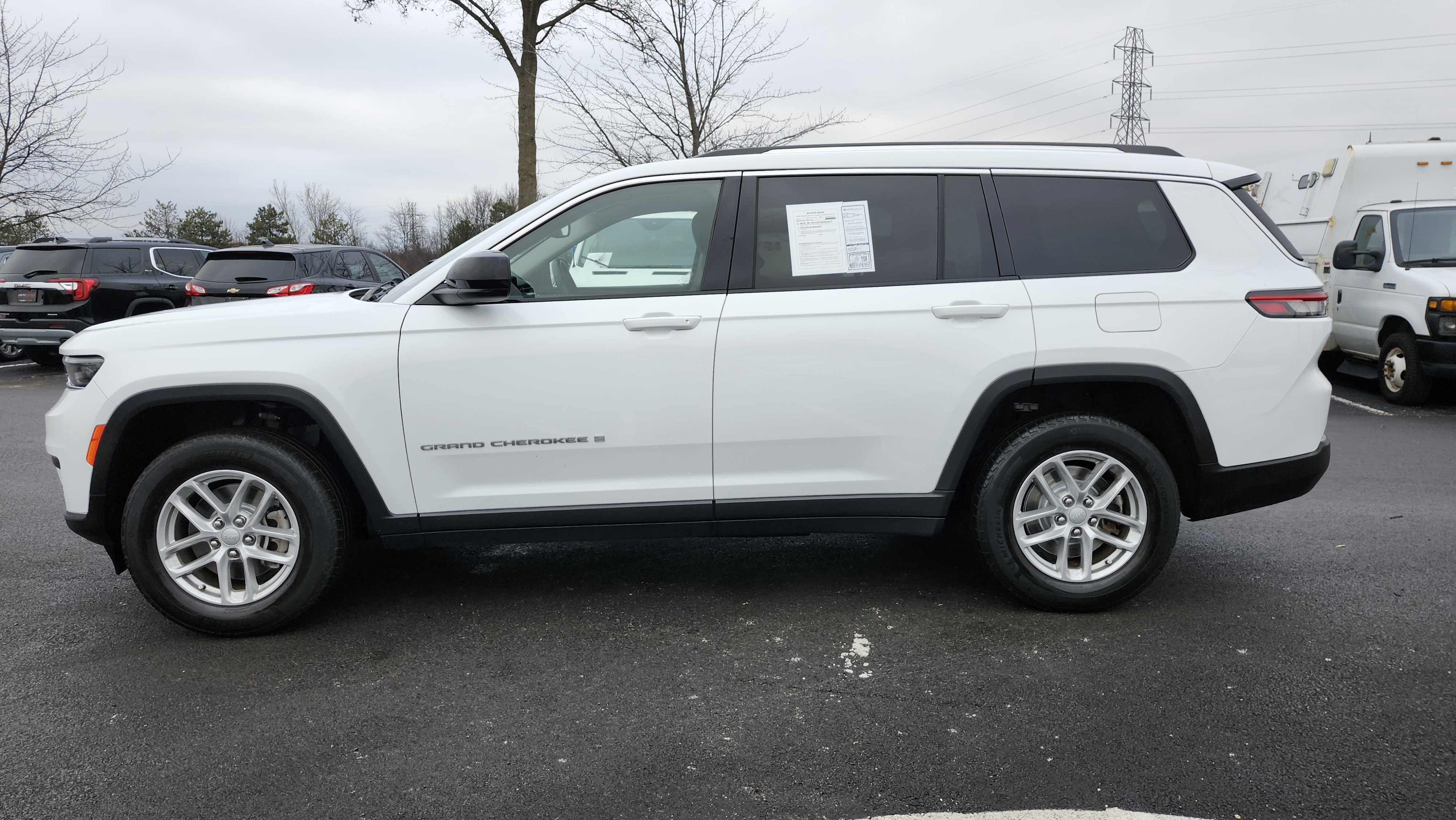 Used 2022 Jeep Grand Cherokee L Laredo w/ Luxury Tech Group I image 15