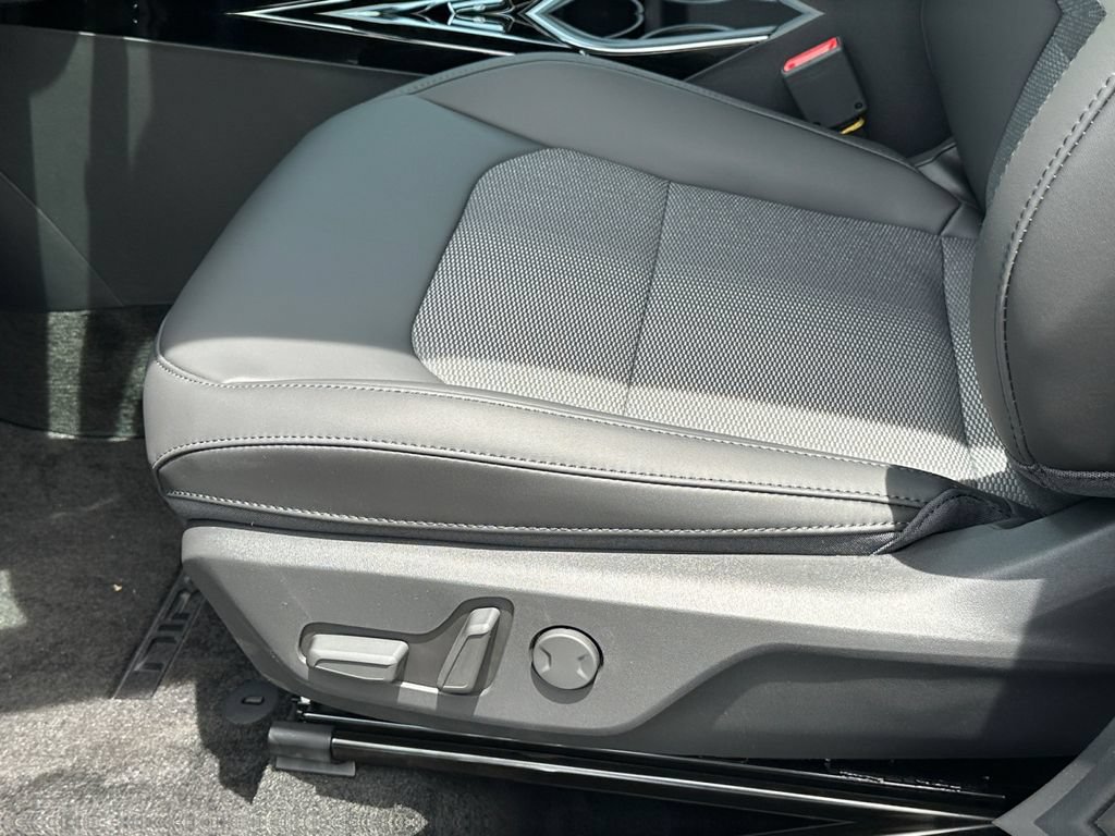 New 2026 Kia Niro EX FWD image 15