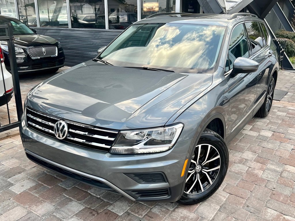 Used 2021 Volkswagen Tiguan SE w/ Panoramic Sunroof Package FWD image 29