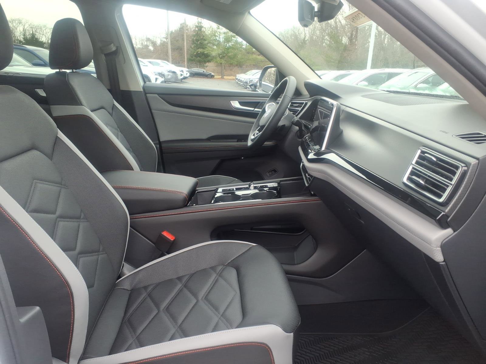 New 2026 Volkswagen Atlas Peak Edition image 5