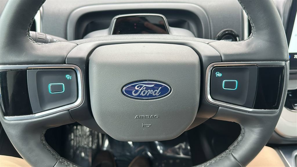 Used 2025 Ford Expedition Active AWD/4WD image 17