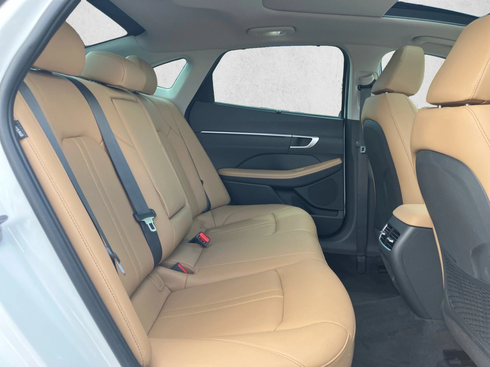 Used 2025 Hyundai Sonata Limited FWD image 25