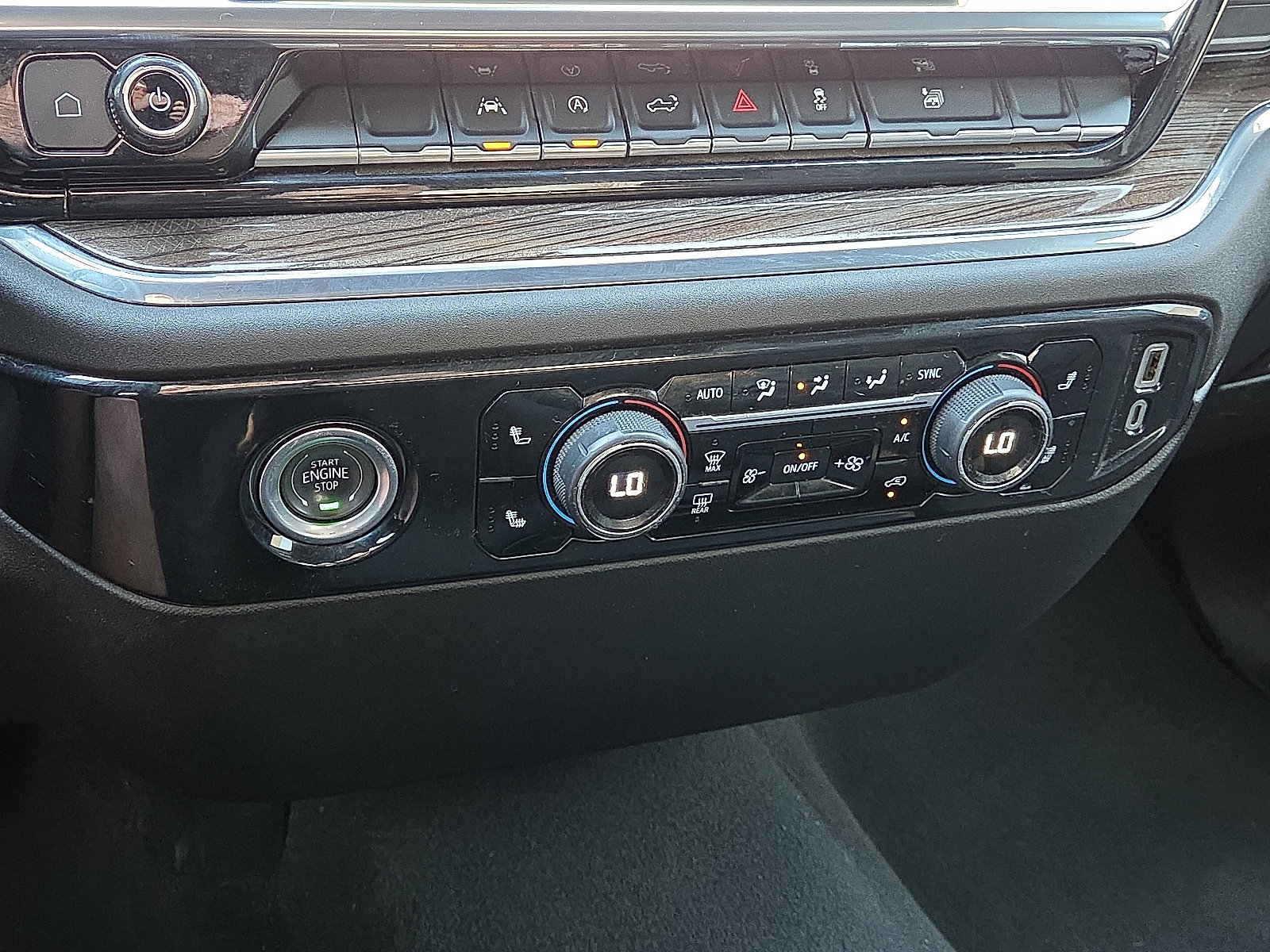Used 2024 Chevrolet Silverado 1500 RST AWD/4WD image 15