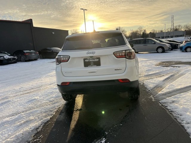 Used 2025 Jeep Compass Latitude image 10