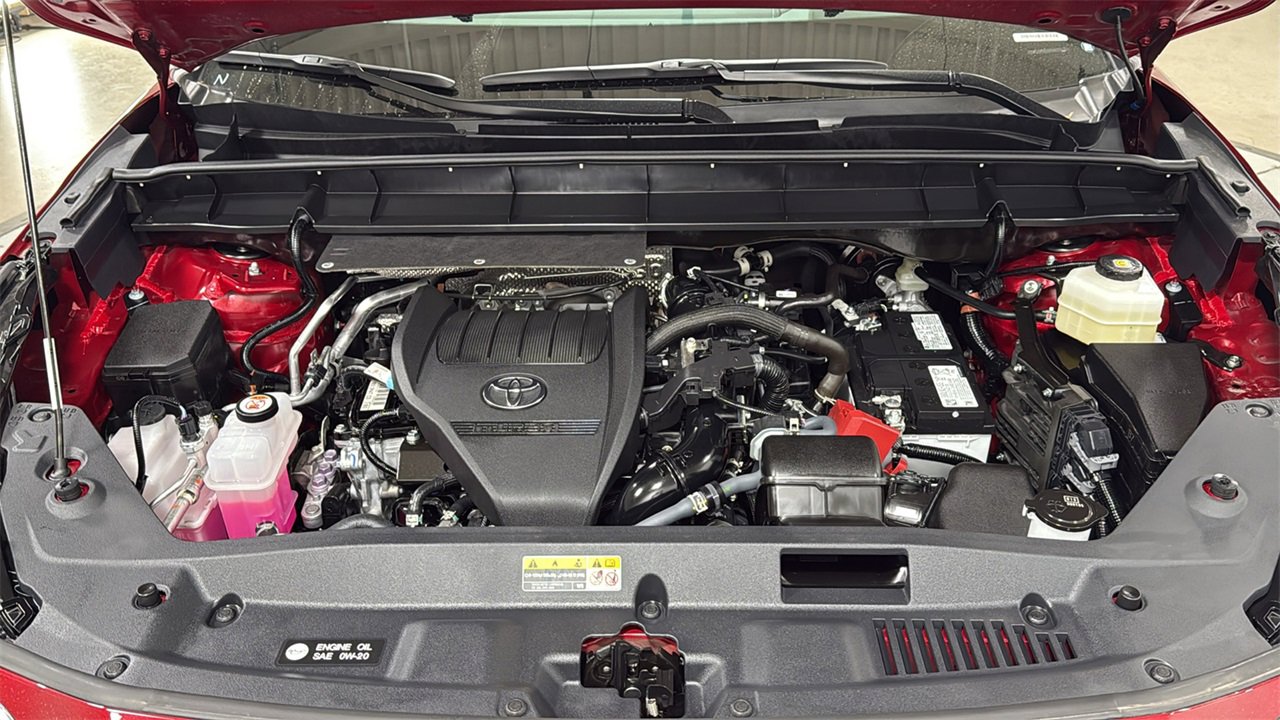 Certified 2025 Toyota Highlander Platinum image 26