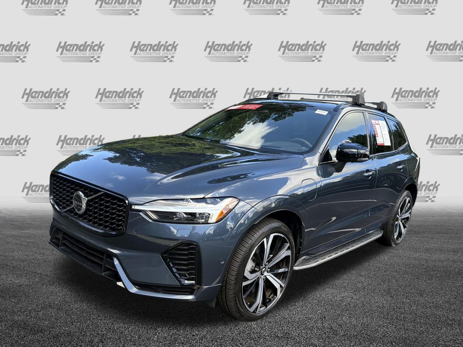 Used 2022 Volvo XC60 T8 R-Design w/ Advanced Package AWD/4WD image 7