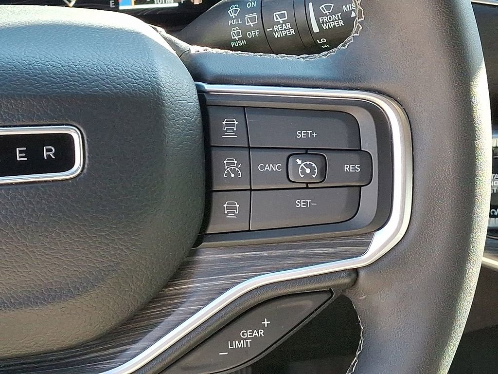 Used 2024 Jeep Wagoneer Series II w/ Flexible Seating Group image 24