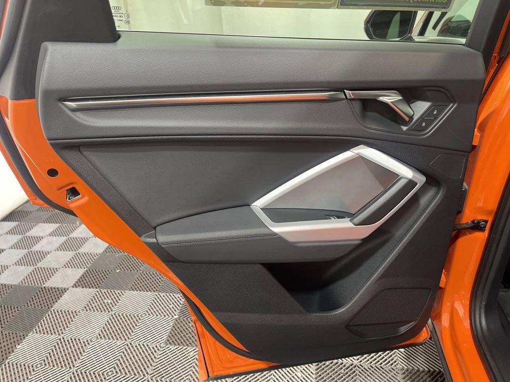 Used 2025 Audi Q3 2.0T Premium image 17