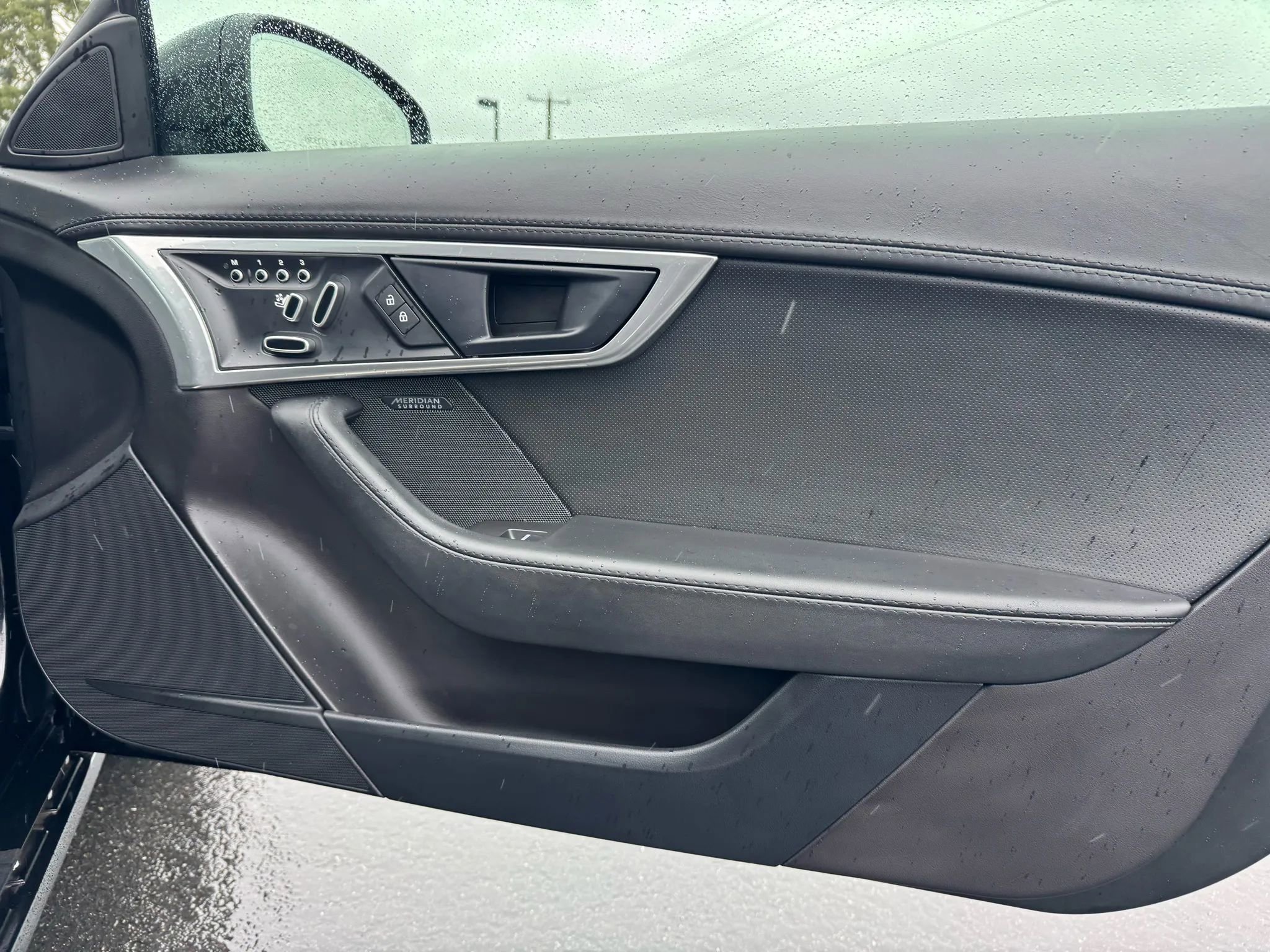 Used 2023 Jaguar F-TYPE Coupe image 39