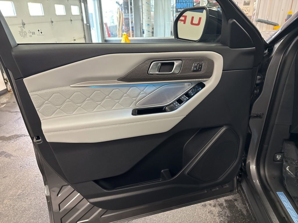 New 2026 Ford Explorer Platinum image 16
