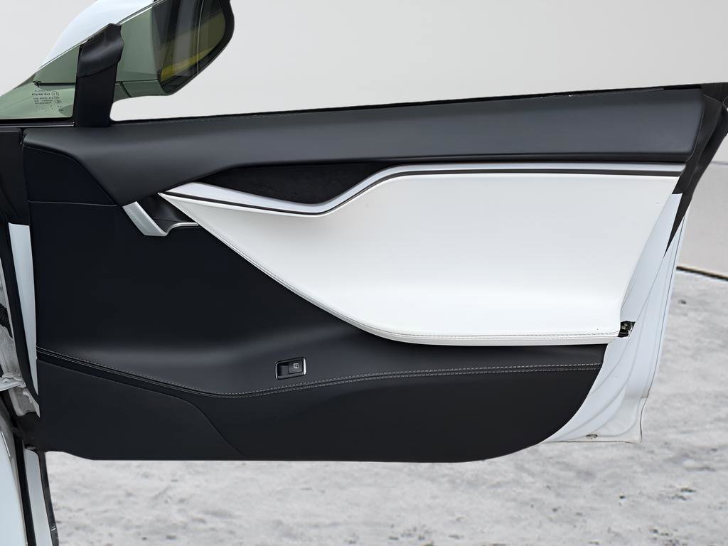 Used 2019 Tesla Model S Performance image 31