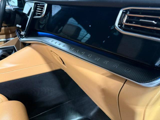Certified 2025 Jeep Grand Wagoneer L Series III w/ Rear Seat Video Group 1 AWD/4WD image 9