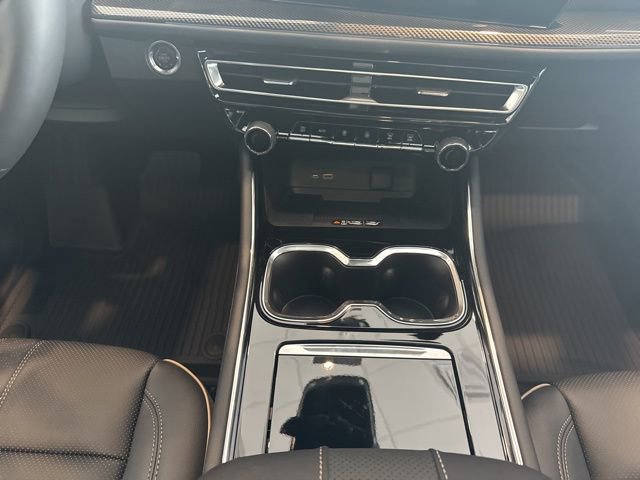 New 2025 Chevrolet Traverse High Country w/ LPO, Floor Liner Package image 22